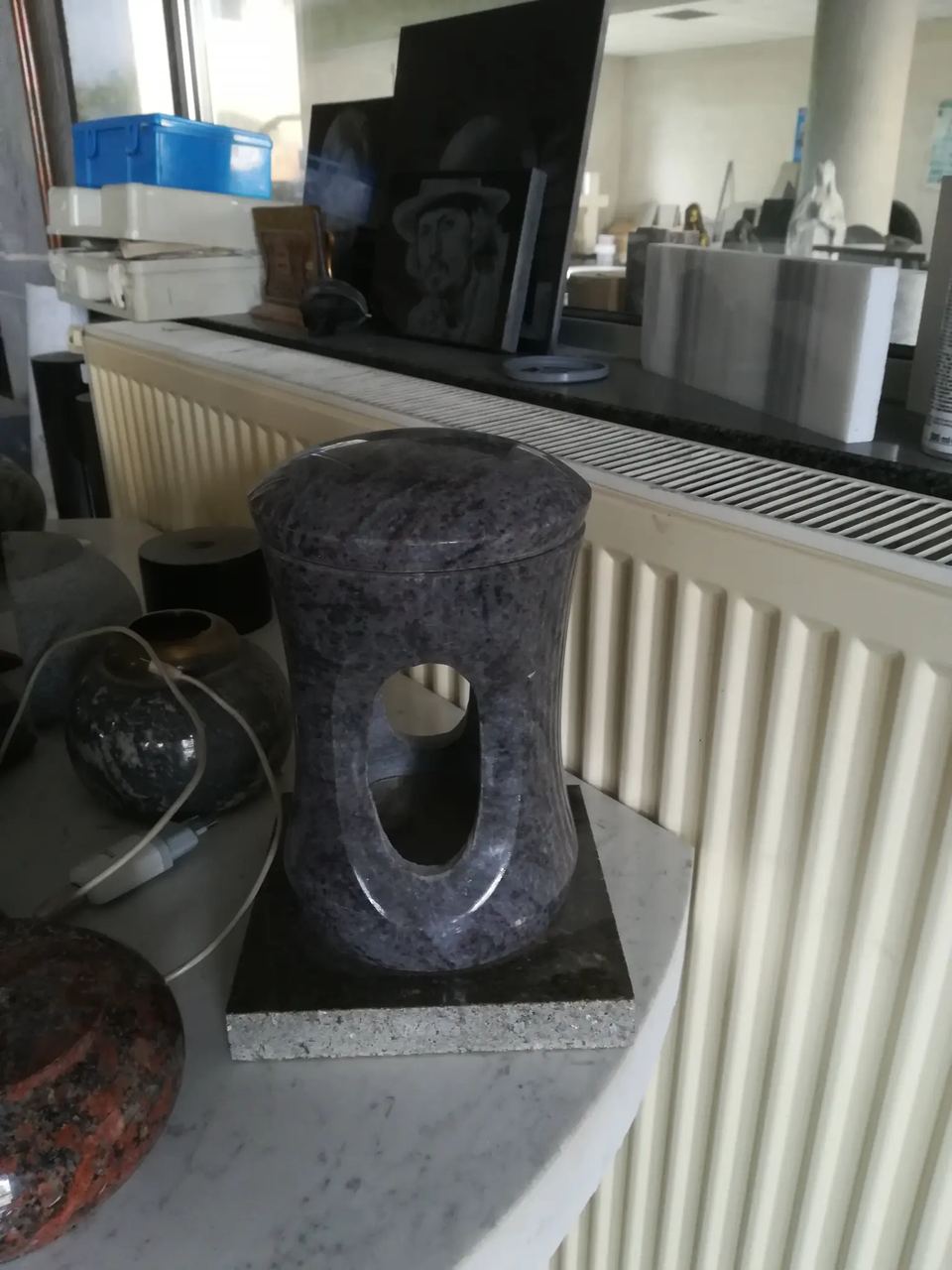 Grablaterne aus Granit