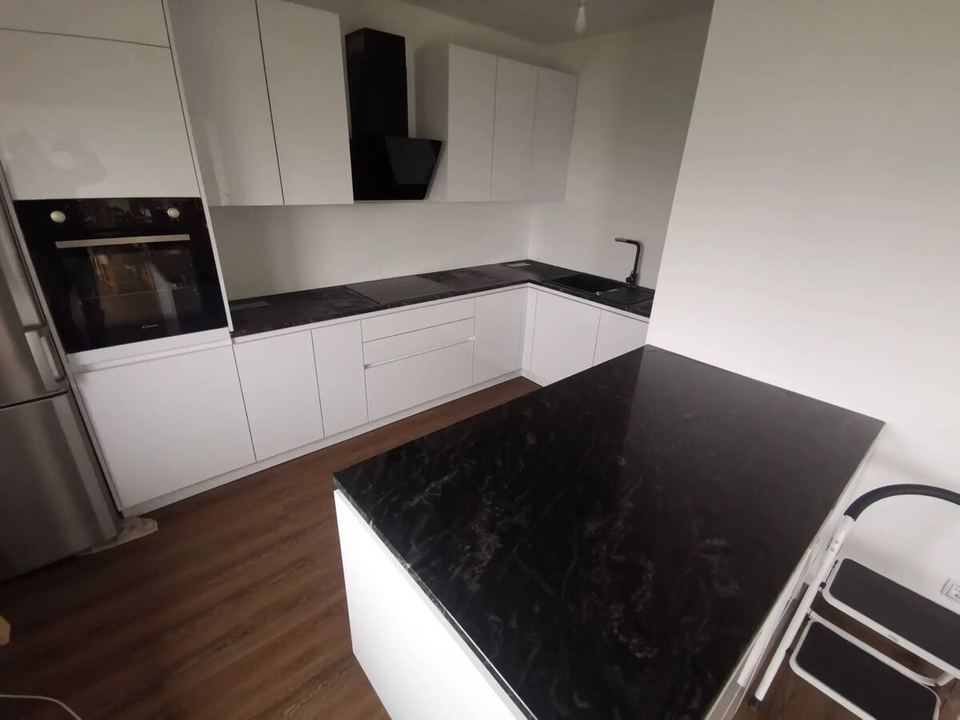 Arbeitsplatte und Kochinsel aus Granit Black Star Galaxy