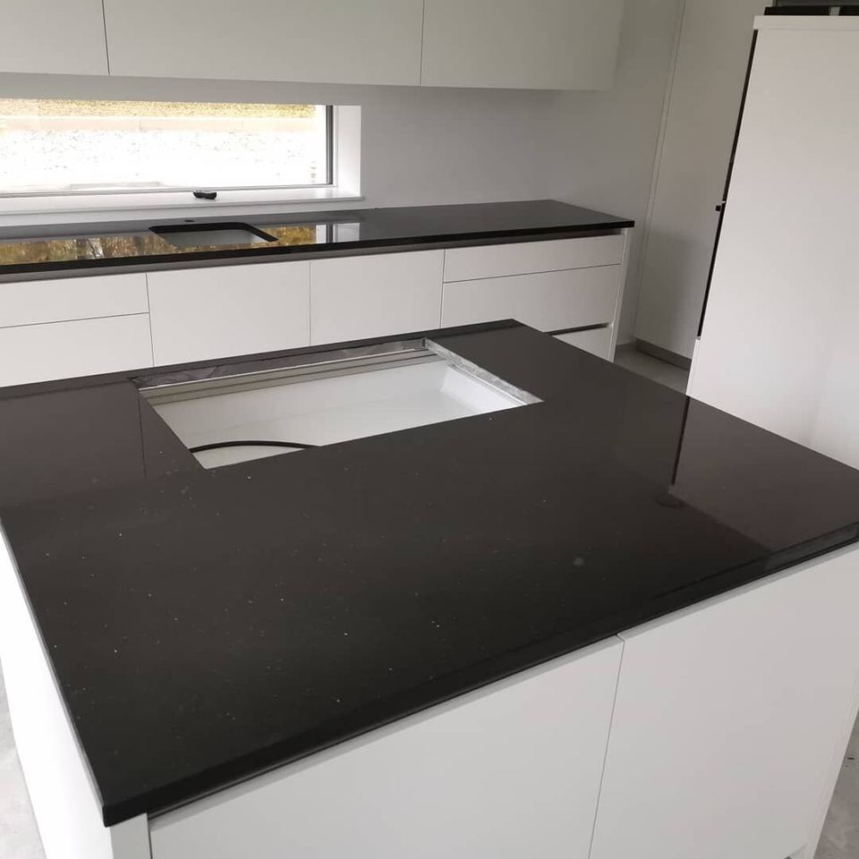 Arbeitsplatte und Kochinsel aus Granit Black Star Galaxy