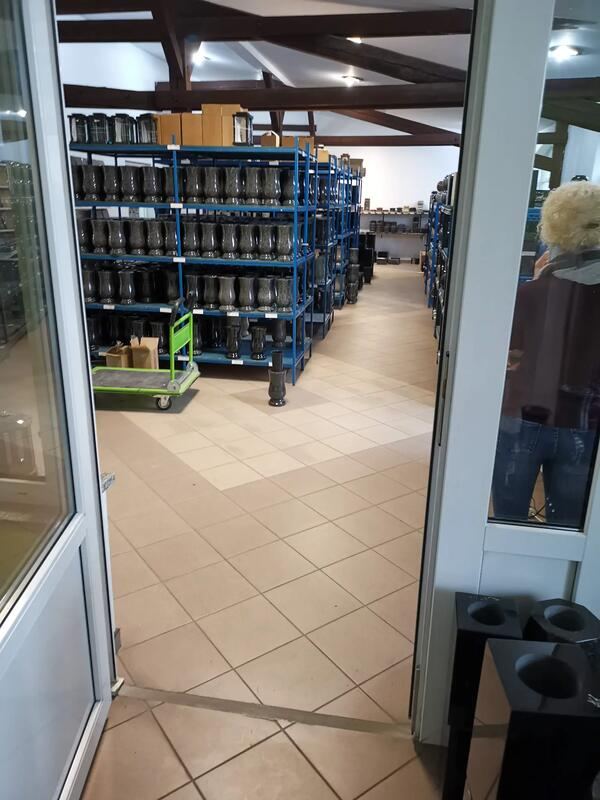 Grabzubehör, Grablaternen, Vasen, kleine Figuren